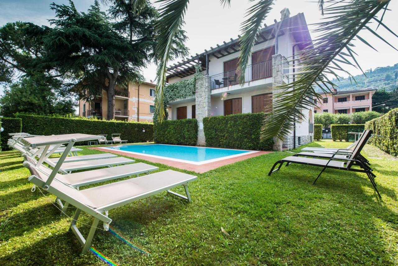 Appartamenti Meridiana Torri Del Benaco Bagian luar foto