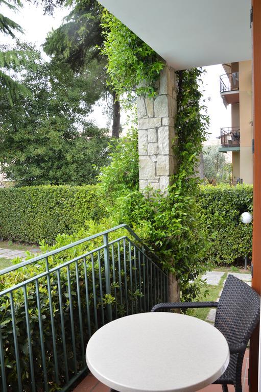 Appartamenti Meridiana Torri Del Benaco Bagian luar foto
